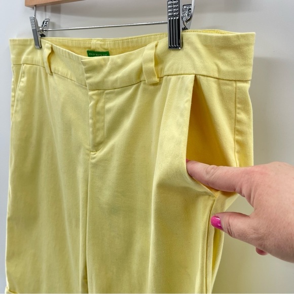 Lilly Pulitzer Yellow Capris - Picture 2 of 8